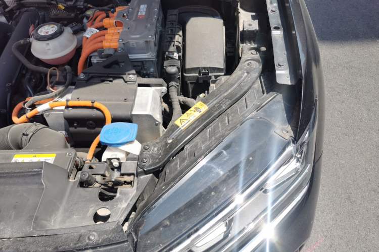 Used Volkswagen Tayron GTE Plug-in Hybrid 2020 1.4T Luxury Model Engine Bay Left