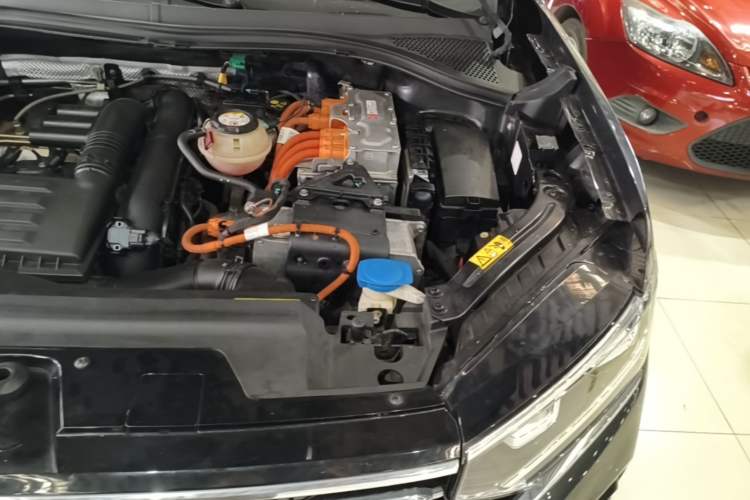 Used Volkswagen Tayron GTE Plug-in Hybrid 2020 1.4T Luxury Model Engine Bay Left
