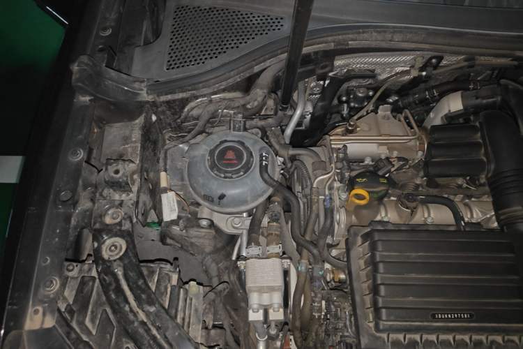 Used Volkswagen Tayron GTE Plug-in Hybrid 2020 1.4T Luxury Model Engine Bay Right