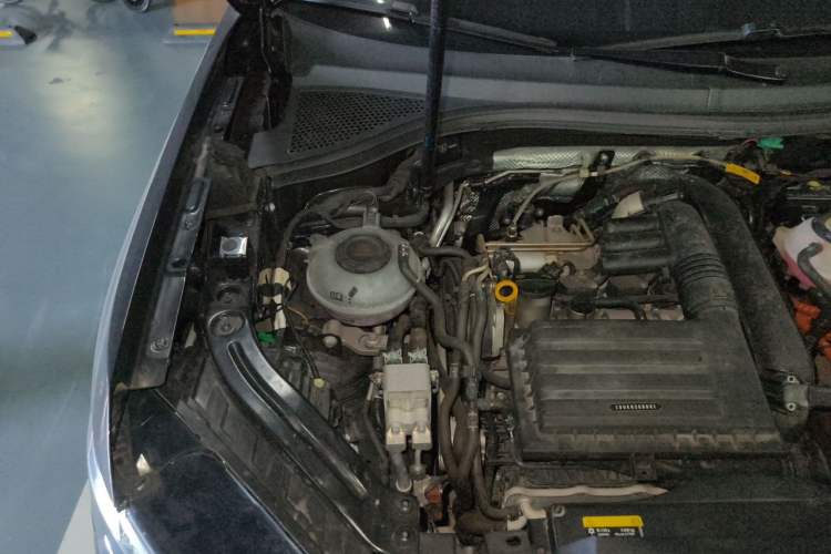 Used Volkswagen Tayron GTE Plug-in Hybrid 2020 1.4T Luxury Model Engine Bay Right
