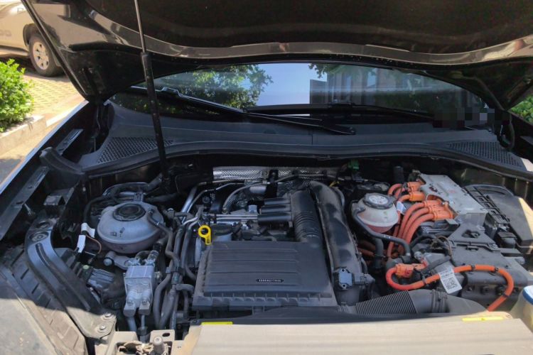 Used Volkswagen Tayron GTE Plug-in Hybrid 2020 1.4T Luxury Model Engine Bay Right