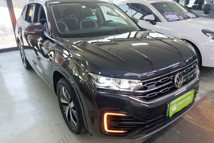 Used Volkswagen Tayron GTE Plug-in Hybrid 2020 1.4T Luxury Model Front Right 45 Deg