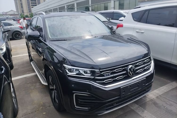 Used Volkswagen Tayron GTE Plug-in Hybrid 2020 1.4T Luxury Model Front Right 45 Deg