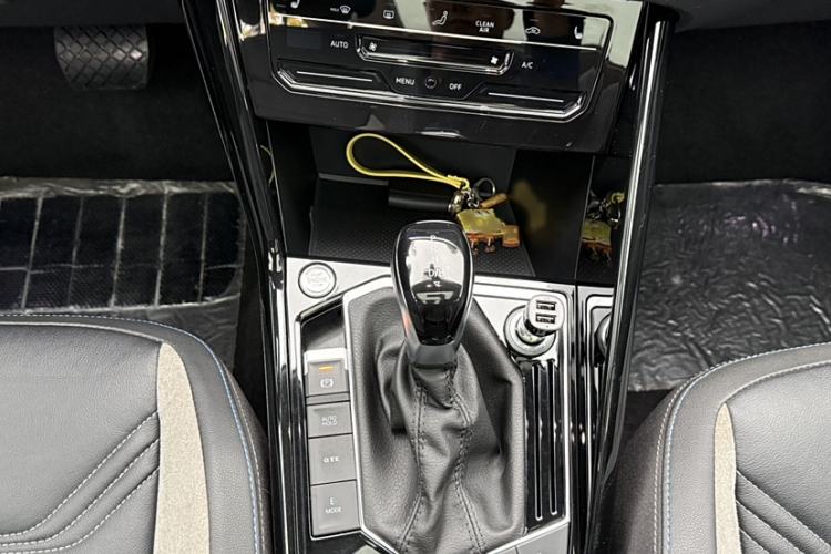 Used Volkswagen Tayron GTE Plug-in Hybrid 2020 1.4T Luxury Model Interior 7