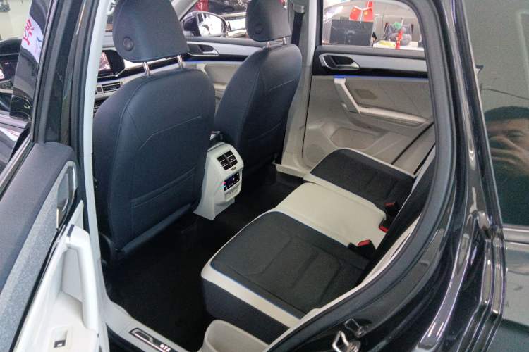Used Volkswagen Tayron GTE Plug-in Hybrid 2020 1.4T Luxury Model Left Rear Seat