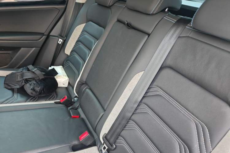 Used Volkswagen Tayron GTE Plug-in Hybrid 2020 1.4T Luxury Model Left Rear Seat
