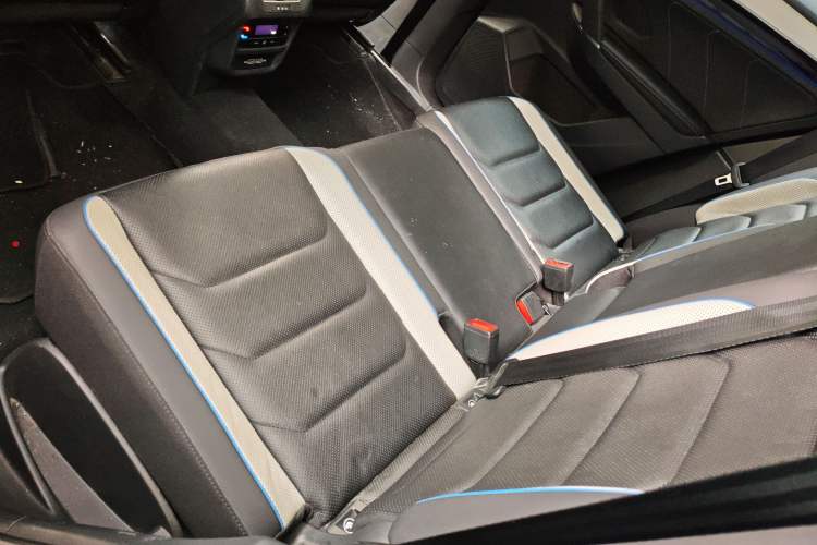 Used Volkswagen Tayron GTE Plug-in Hybrid 2020 1.4T Luxury Model Left Rear Seat