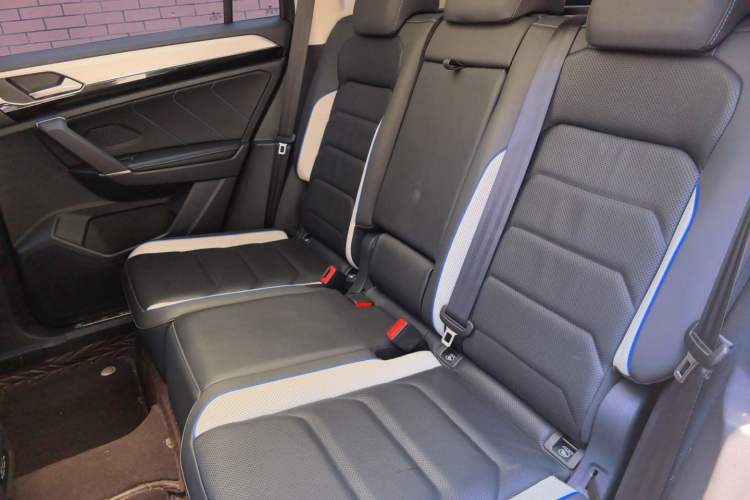 Used Volkswagen Tayron GTE Plug-in Hybrid 2020 1.4T Luxury Model Left Rear Seat