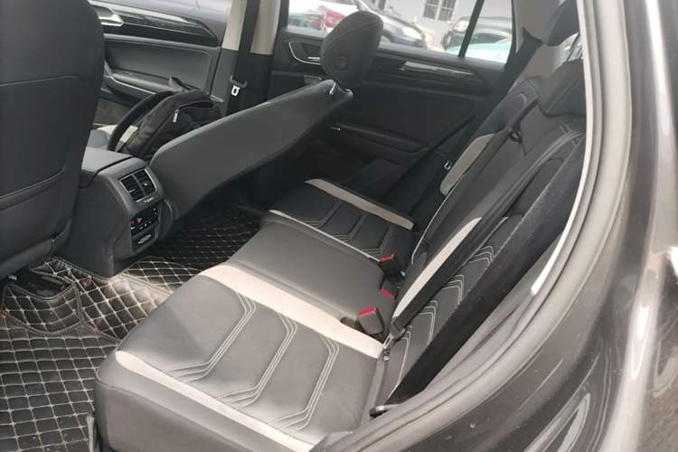 Used Volkswagen Tayron GTE Plug-in Hybrid 2020 1.4T Luxury Model Left Rear Seat