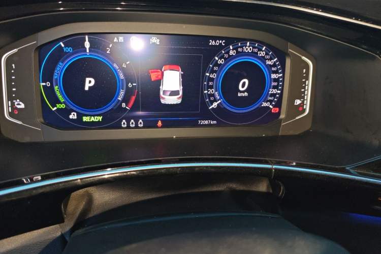 Used Volkswagen Tayron GTE Plug-in Hybrid 2020 1.4T Luxury Model Odometer Close Up