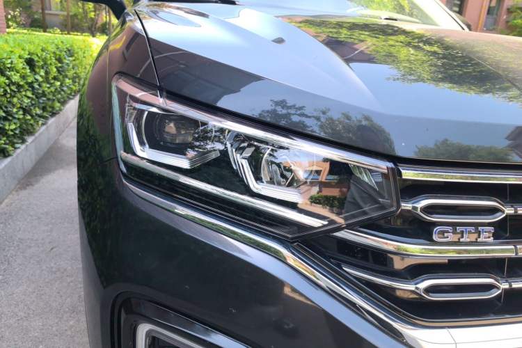 Used Volkswagen Tayron GTE Plug-in Hybrid 2020 1.4T Luxury Model Right Front Headlight