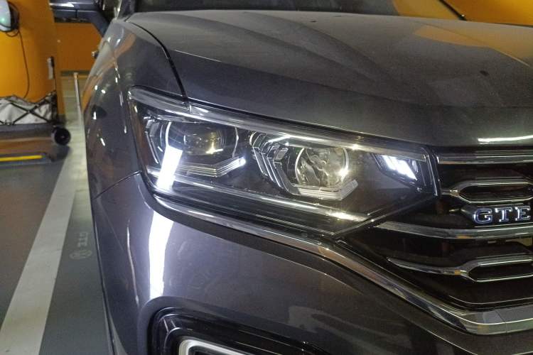 Used Volkswagen Tayron GTE Plug-in Hybrid 2020 1.4T Luxury Model Right Front Headlight