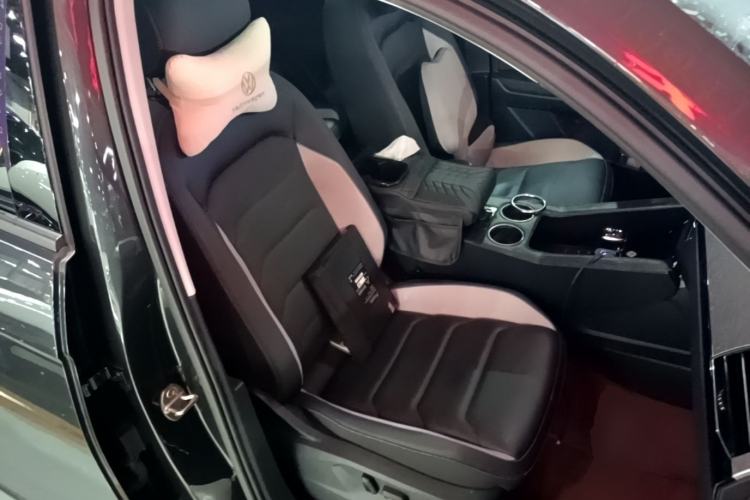 Used Volkswagen Tayron GTE Plug-in Hybrid 2020 1.4T Luxury Model Right Front Seat