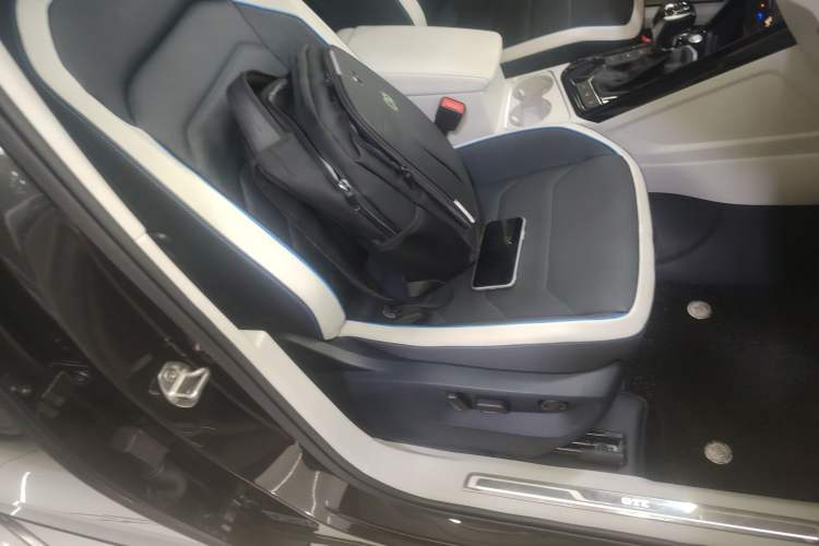 Used Volkswagen Tayron GTE Plug-in Hybrid 2020 1.4T Luxury Model Right Front Seat