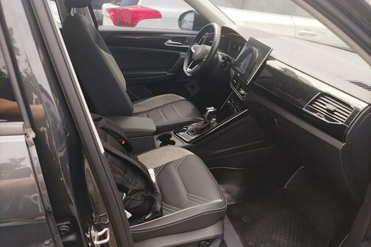 Used Volkswagen Tayron GTE Plug-in Hybrid 2020 1.4T Luxury Model Right Front Seat