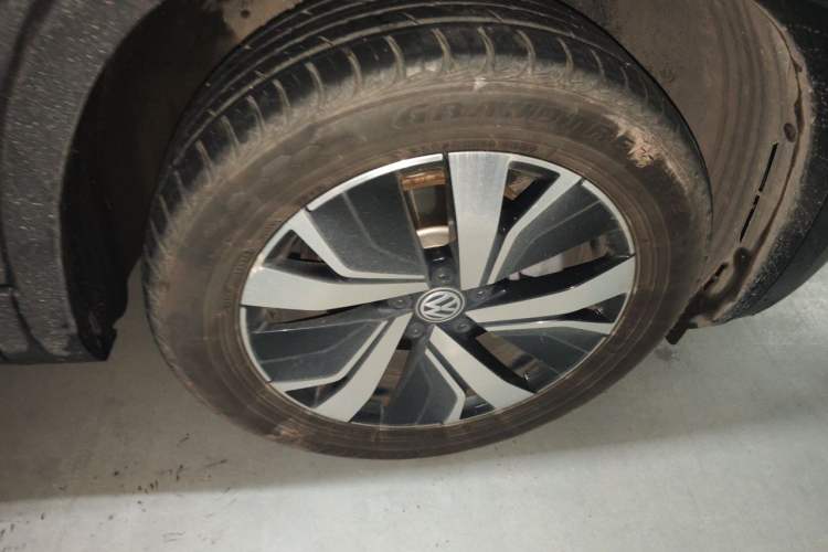 Used Volkswagen Tayron GTE Plug-in Hybrid 2020 1.4T Luxury Model Right Front Wheel Hub