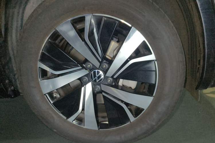 Used Volkswagen Tayron GTE Plug-in Hybrid 2020 1.4T Luxury Model Right Front Wheel Hub