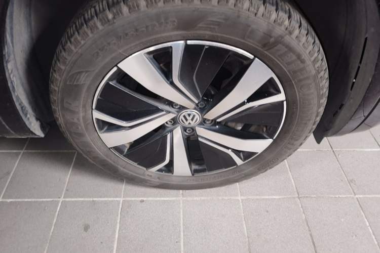 Used Volkswagen Tayron GTE Plug-in Hybrid 2020 1.4T Luxury Model Right Front Wheel Hub