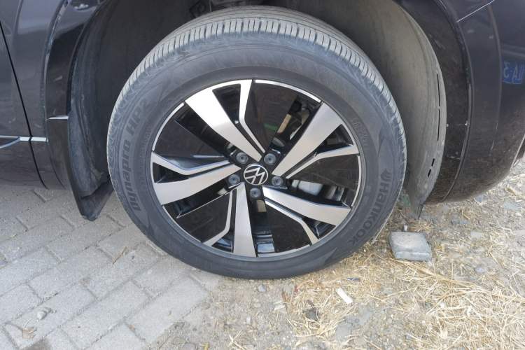 Used Volkswagen Tayron GTE Plug-in Hybrid 2020 1.4T Luxury Model Right Front Wheel Hub