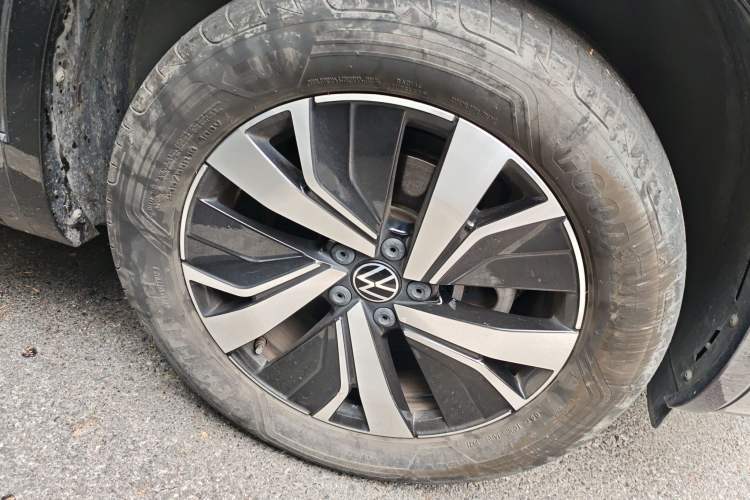 Used Volkswagen Tayron GTE Plug-in Hybrid 2020 1.4T Luxury Model Right Front Wheel Hub