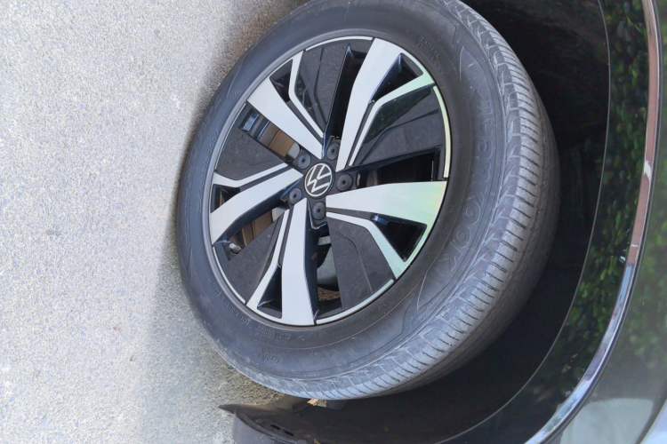 Used Volkswagen Tayron GTE Plug-in Hybrid 2020 1.4T Luxury Model Right Front Wheel Hub