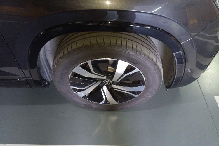 Used Volkswagen Tayron GTE Plug-in Hybrid 2020 1.4T Luxury Model Right Front Wheel Hub