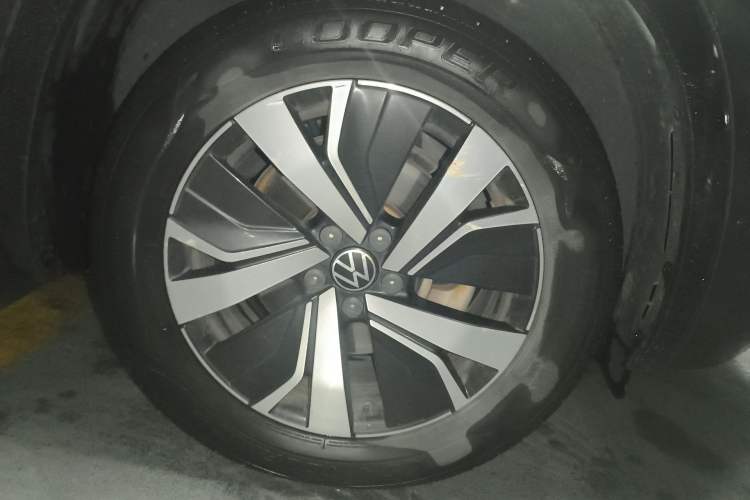 Used Volkswagen Tayron GTE Plug-in Hybrid 2020 1.4T Luxury Model Right Front Wheel Hub