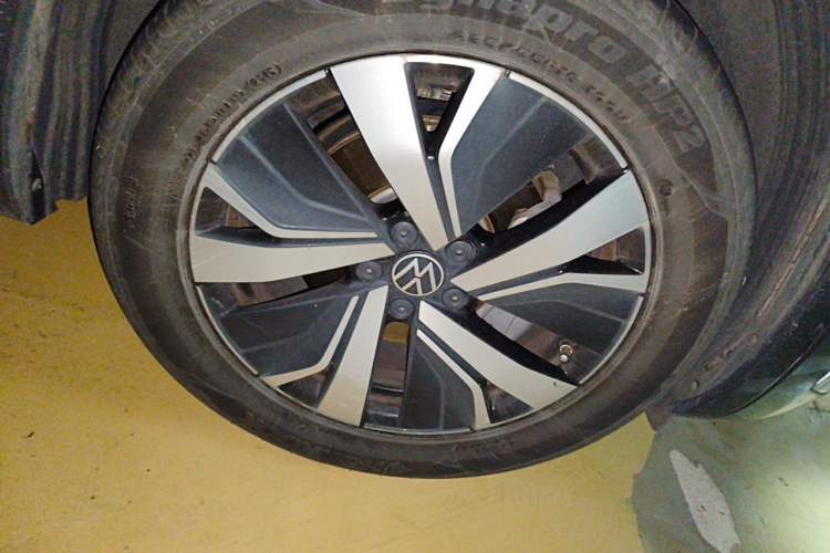 Used Volkswagen Tayron GTE Plug-in Hybrid 2020 1.4T Luxury Model Right Front Wheel Hub