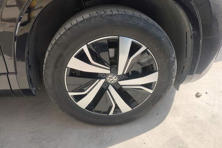 Used Volkswagen Tayron GTE Plug-in Hybrid 2020 1.4T Luxury Model Right Front Wheel Hub