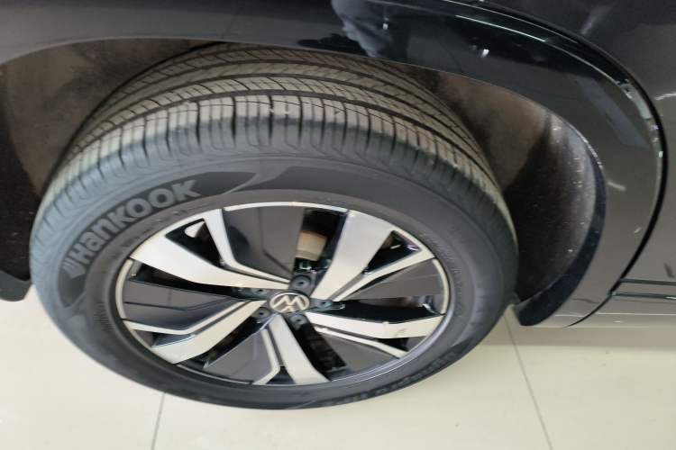Used Volkswagen Tayron GTE Plug-in Hybrid 2020 1.4T Luxury Model Right Rear Wheel Hub