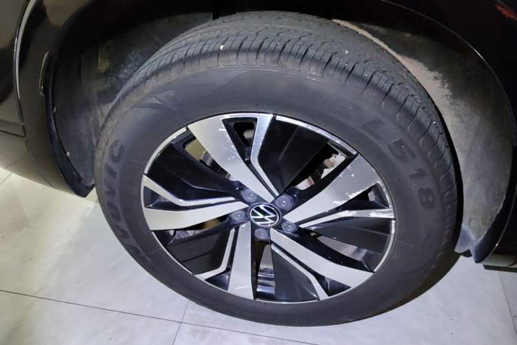 Used Volkswagen Tayron GTE Plug-in Hybrid 2020 1.4T Luxury Model Right Rear Wheel Hub