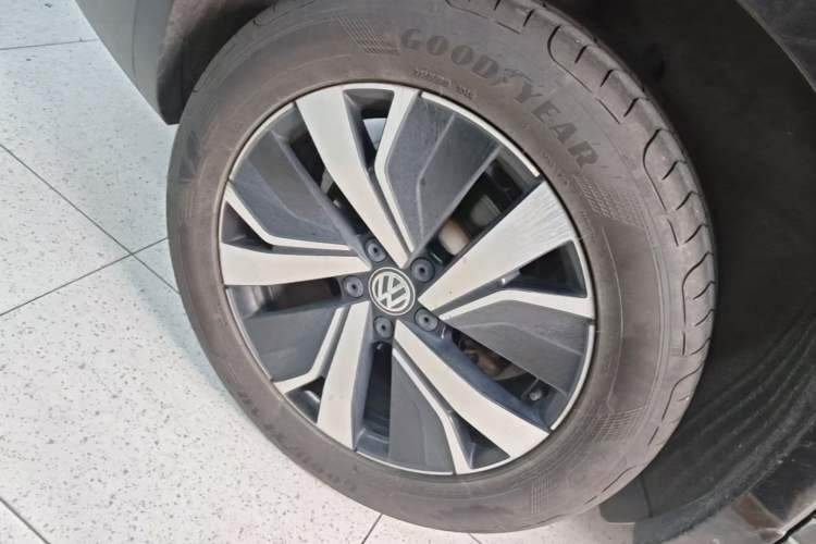 Used Volkswagen Tayron GTE Plug-in Hybrid 2020 1.4T Luxury Model Right Rear Wheel Hub