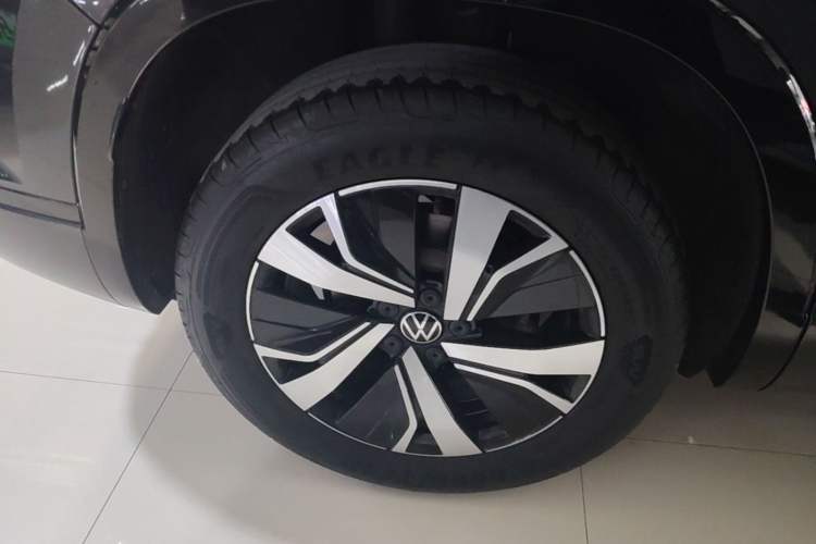 Used Volkswagen Tayron GTE Plug-in Hybrid 2020 1.4T Luxury Model Right Rear Wheel Hub