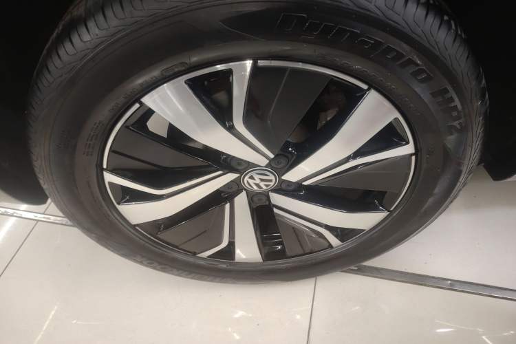 Used Volkswagen Tayron GTE Plug-in Hybrid 2020 1.4T Luxury Model Right Rear Wheel Hub
