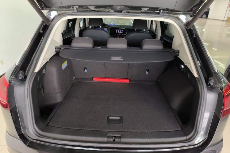 Used Volkswagen Tayron GTE Plug-in Hybrid 2020 1.4T Luxury Model Trunk