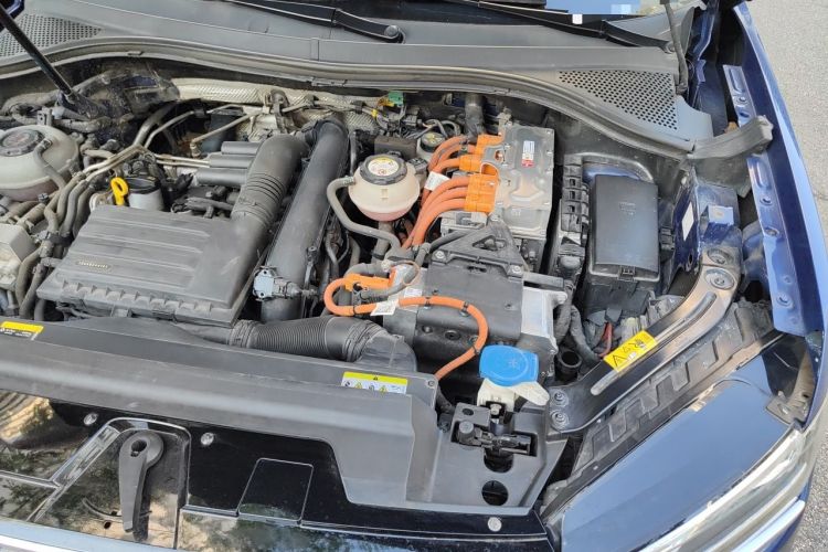 Used Volkswagen Tayron GTE Plug-in Hybrid 2020 1.4T Luxury Model Engine Bay Left