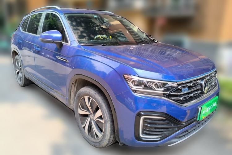 Used Volkswagen Tayron GTE Plug-in Hybrid 2020 1.4T Luxury Model Front Right 45 Deg