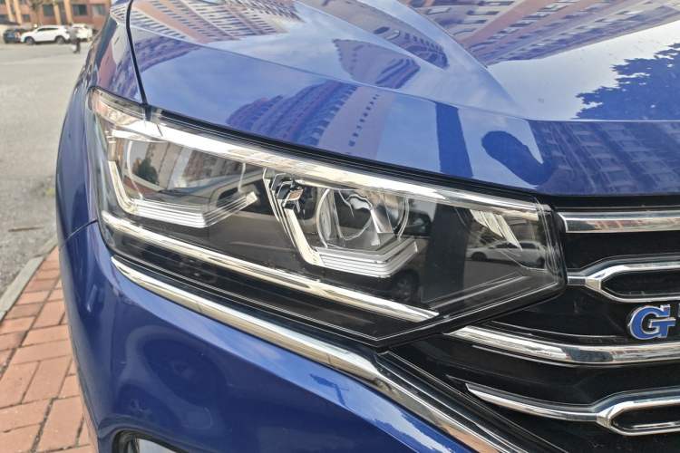 Used Volkswagen Tayron GTE Plug-in Hybrid 2020 1.4T Luxury Model Right Front Headlight