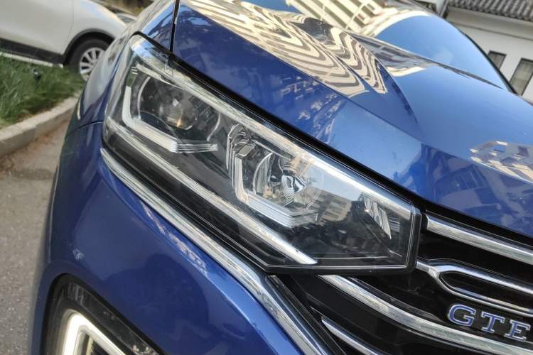 Used Volkswagen Tayron GTE Plug-in Hybrid 2020 1.4T Luxury Model Right Front Headlight