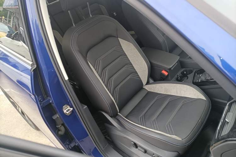 Used Volkswagen Tayron GTE Plug-in Hybrid 2020 1.4T Luxury Model Right Front Seat