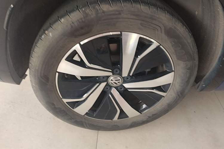 Used Volkswagen Tayron GTE Plug-in Hybrid 2020 1.4T Luxury Model Right Rear Wheel Hub