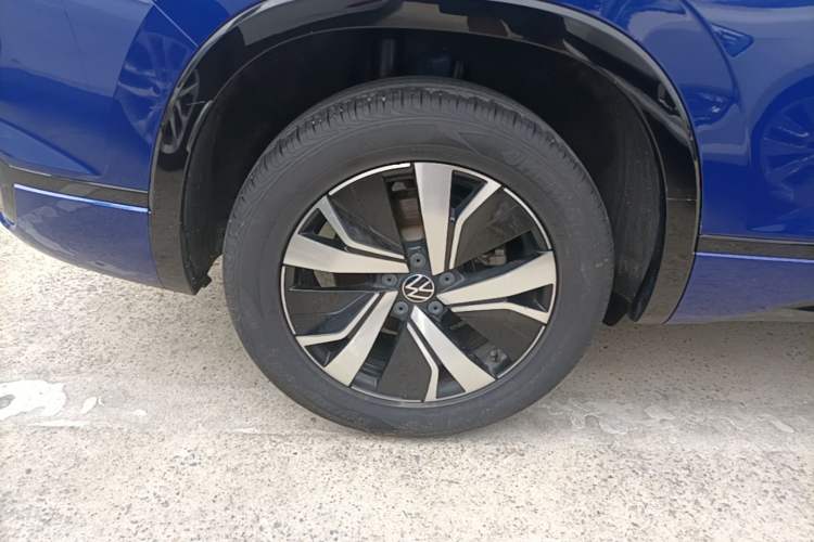 Used Volkswagen Tayron GTE Plug-in Hybrid 2020 1.4T Luxury Model Right Rear Wheel Hub