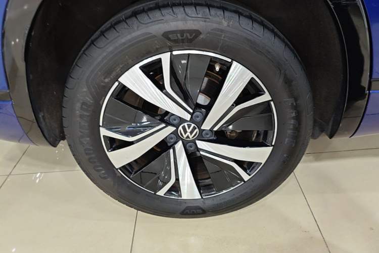 Used Volkswagen Tayron GTE Plug-in Hybrid 2020 1.4T Luxury Model Right Rear Wheel Hub