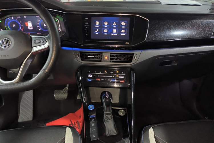 Used Volkswagen Tayron GTE Plug-in Hybrid 2020 1.4T Luxury Model Audio And AC Panel