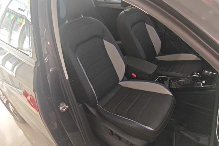 Used Volkswagen Tayron GTE Plug-in Hybrid 2020 1.4T Luxury Model Right Front Seat