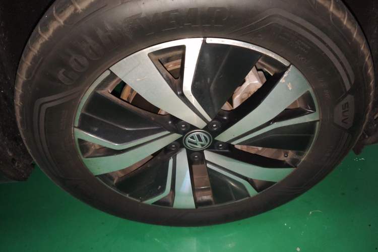 Used Volkswagen Tayron GTE Plug-in Hybrid 2020 1.4T Luxury Model Right Front Wheel Hub