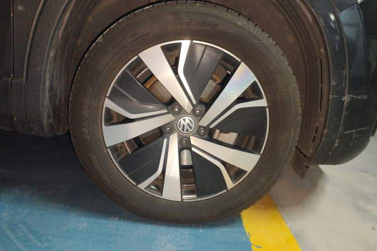 Used Volkswagen Tayron GTE Plug-in Hybrid 2020 1.4T Luxury Model Right Front Wheel Hub