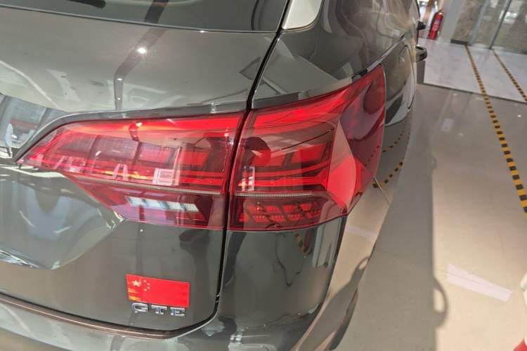 Used Volkswagen Tayron GTE Plug-in Hybrid 2020 1.4T Luxury Model Right Rear Taillight