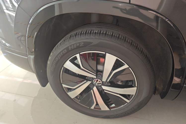 Used Volkswagen Tayron GTE Plug-in Hybrid 2020 1.4T Luxury Model Right Rear Wheel Hub