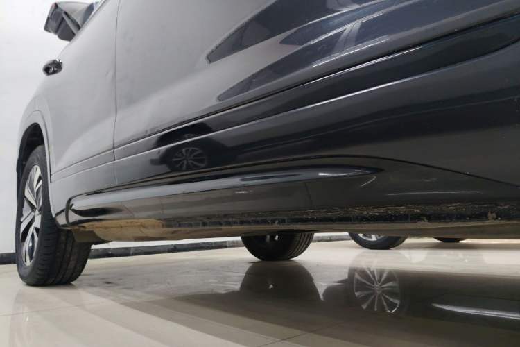 Used Volkswagen Tayron GTE Plug-in Hybrid 2020 1.4T Luxury Model Right Side Sill